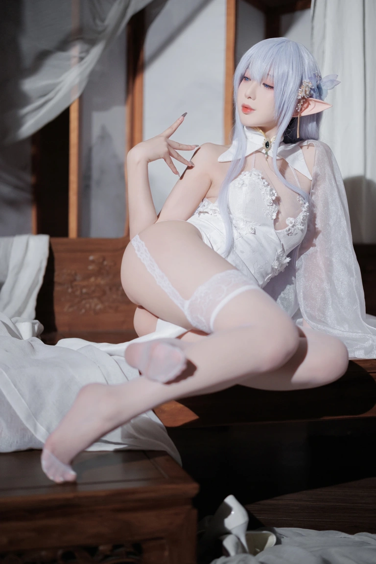 《阿尔比恩旗袍》｜封疆疆v · 40张写真