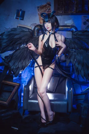 《小恶魔》｜封疆疆v · 30张写真