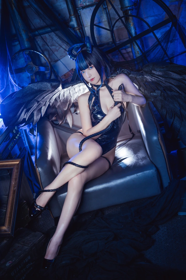 《小恶魔》｜封疆疆v · 30张写真