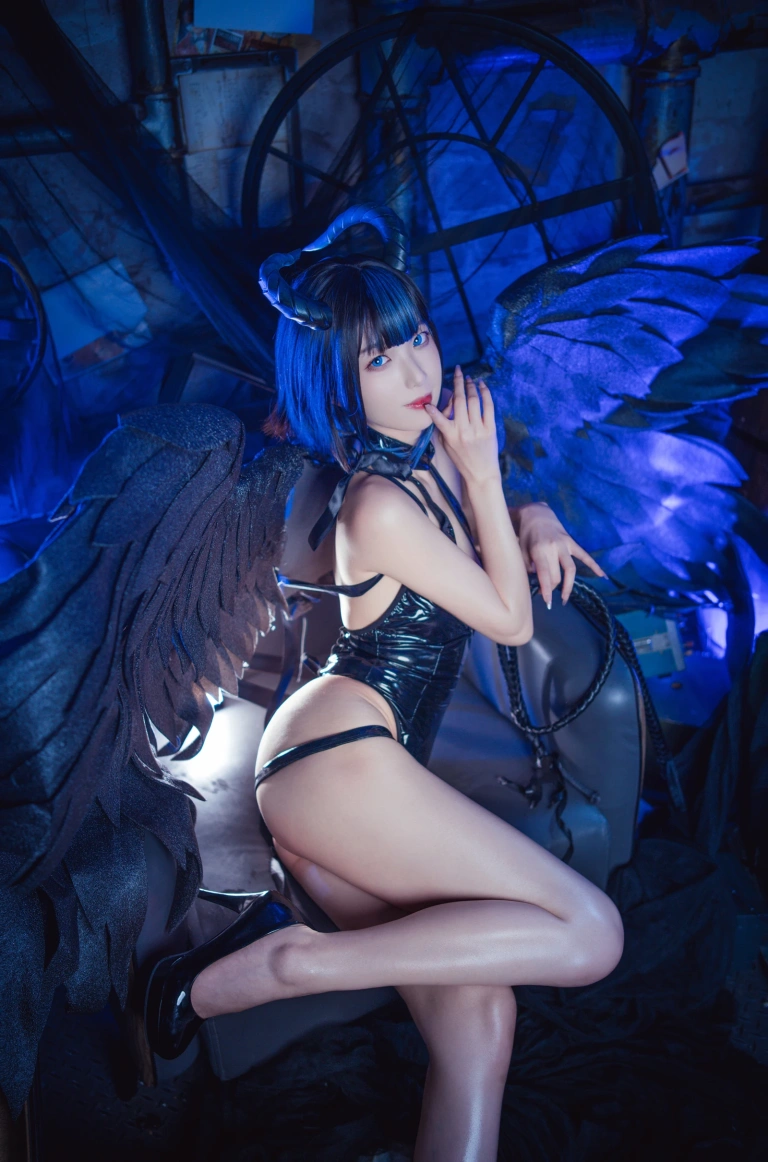 《小恶魔》｜封疆疆v · 30张写真