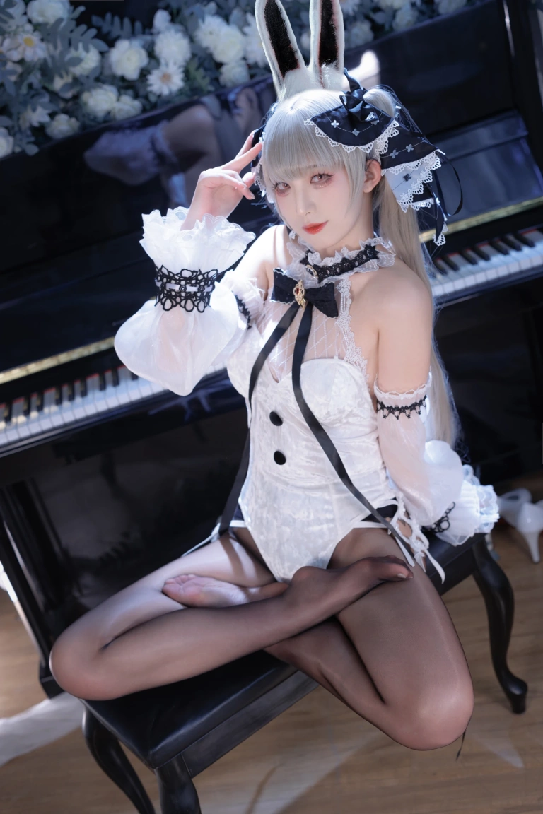 《可畏兔女郎》｜封疆疆v · 40张写真