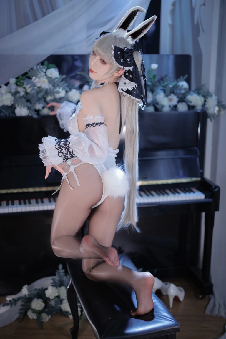 《可畏兔女郎》｜封疆疆v · 40张写真