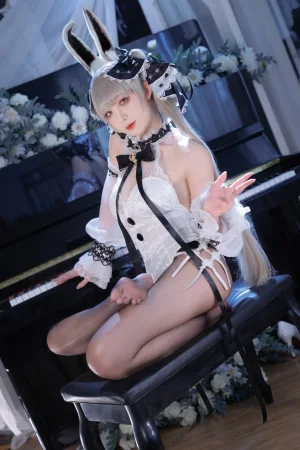 《可畏兔女郎》｜封疆疆v · 40张写真