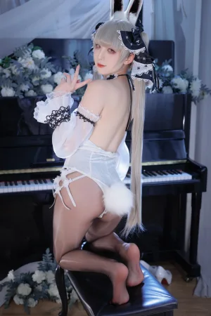《可畏兔女郎》｜封疆疆v · 40张写真
