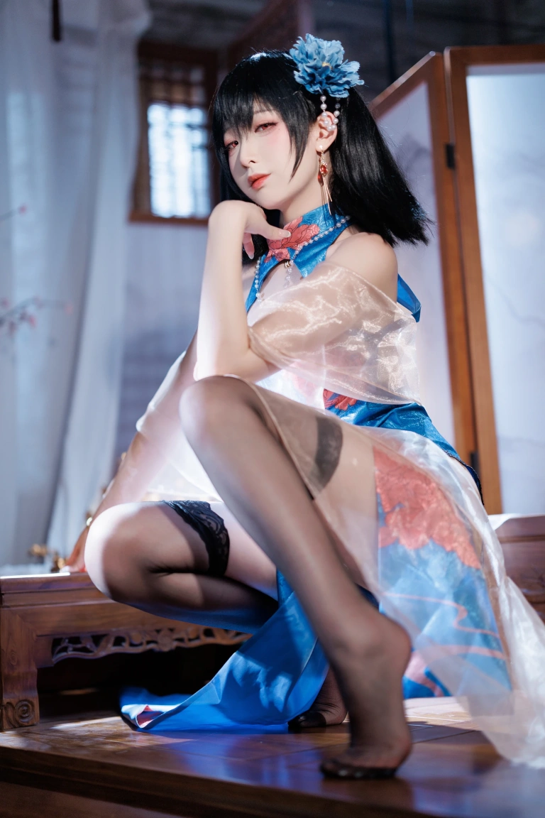 《建武旗袍》｜封疆疆v · 36张写真