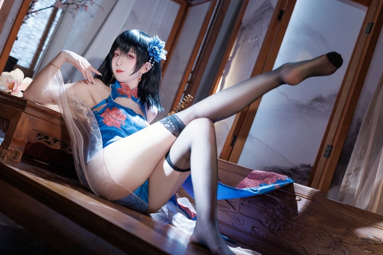 《建武旗袍》｜封疆疆v · 36张写真