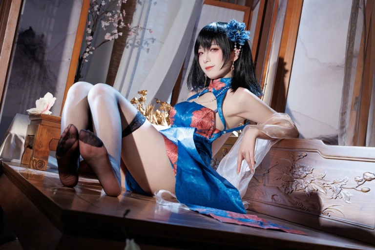 《建武旗袍》｜封疆疆v · 36张写真