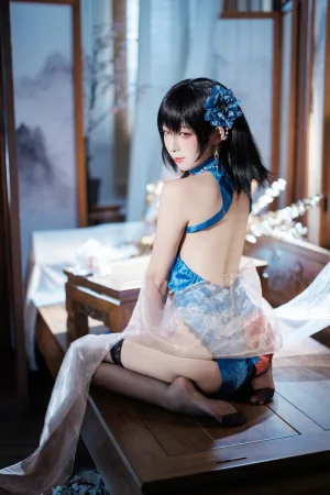 《建武旗袍》｜封疆疆v · 36张写真