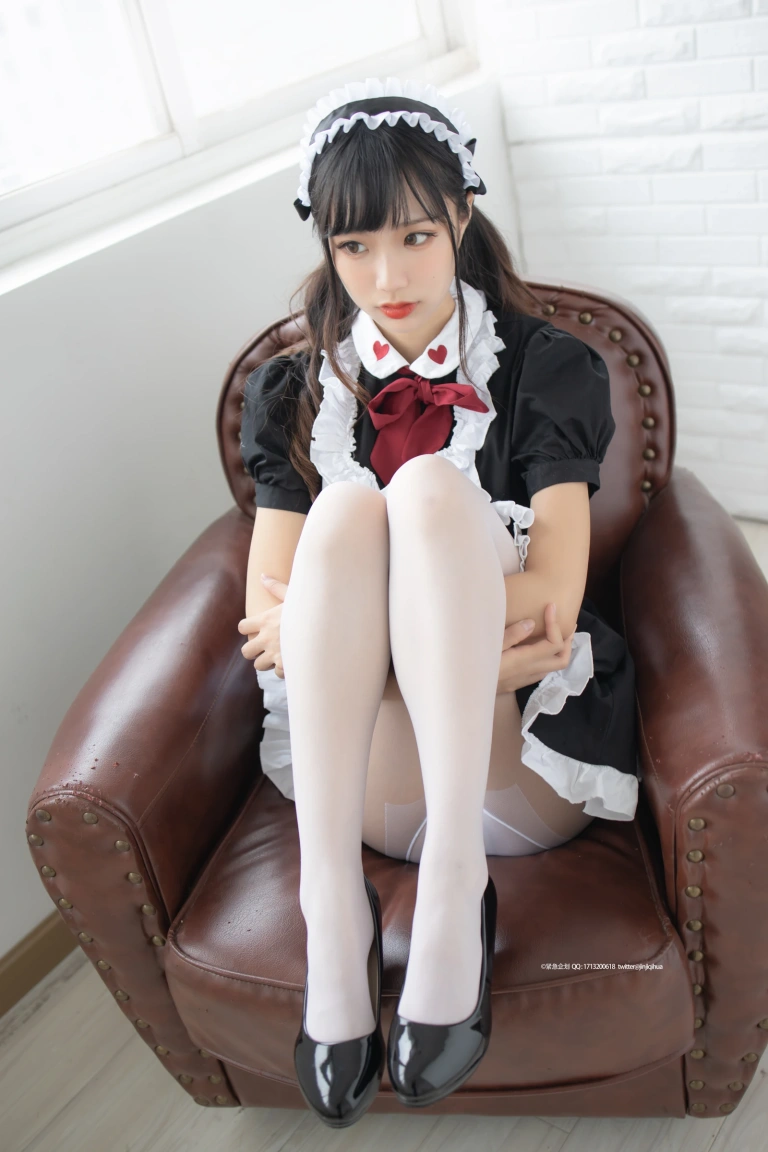 《VOL.003》｜紧急企划 · 74张写真、1 个视频