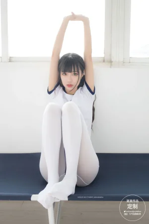 《VOL.004》｜紧急企划 · 69张写真、1 个视频