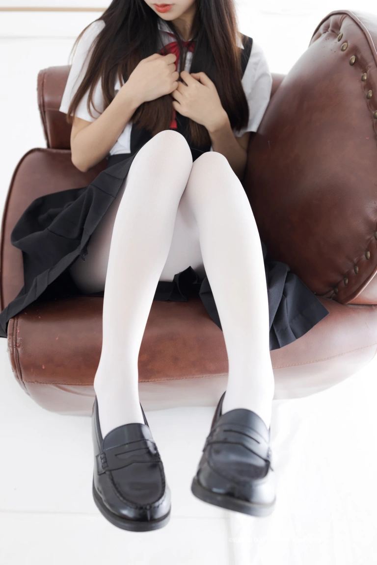 《VOL.011》｜紧急企划 · 108张写真、1 个视频