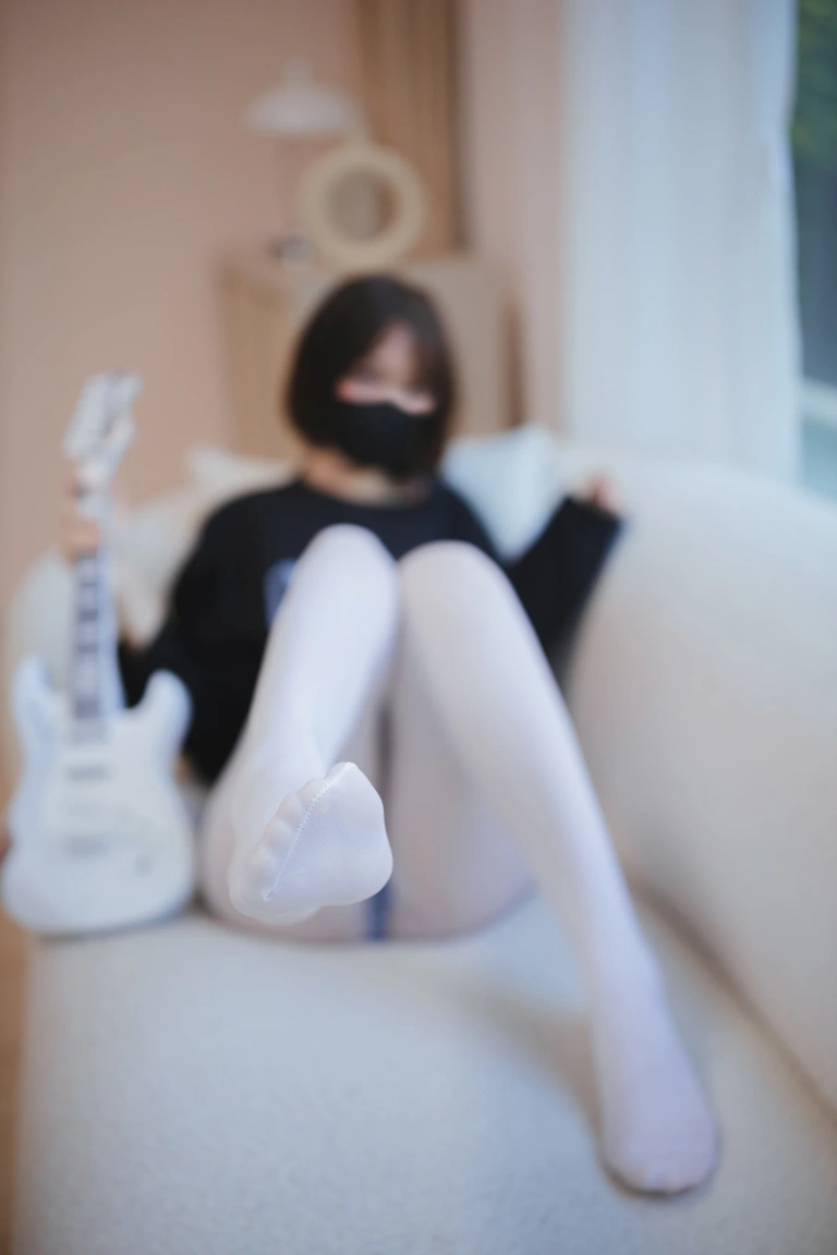 《升玖老师》｜洛桑w伊梓 · 38张写真