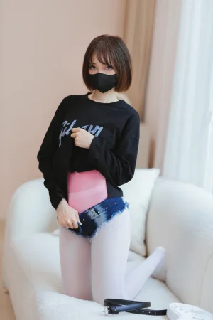 《升玖老师》｜洛桑w伊梓 · 38张写真