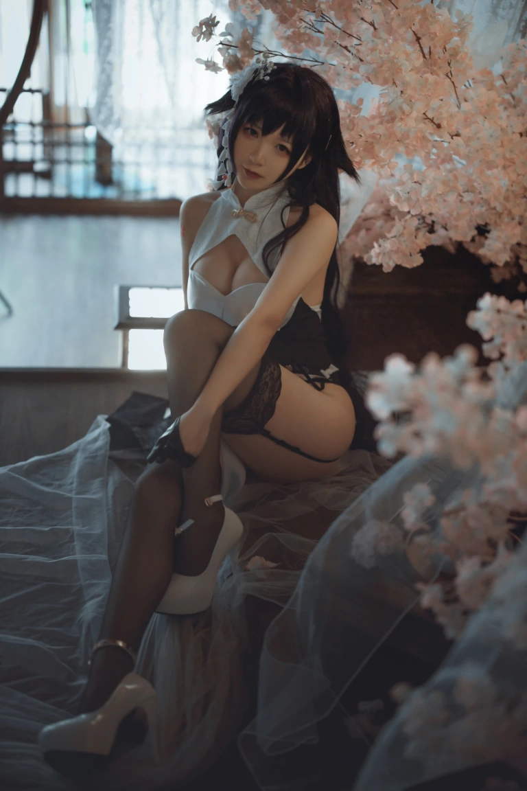 《吾妻旗袍》｜樱落酱w · 20张写真