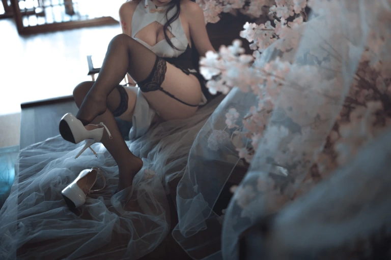 《吾妻旗袍》｜樱落酱w · 20张写真