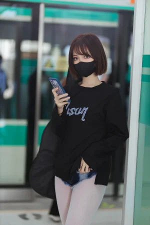 《升玖老师 地铁吉他》｜洛桑w伊梓 · 26张写真