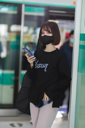 《升玖老师 地铁吉他》｜洛桑w伊梓 · 26张写真