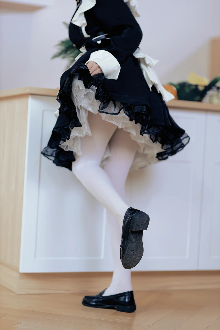 《女仆日记Ⅲ》｜洛桑w伊梓 · 28张写真