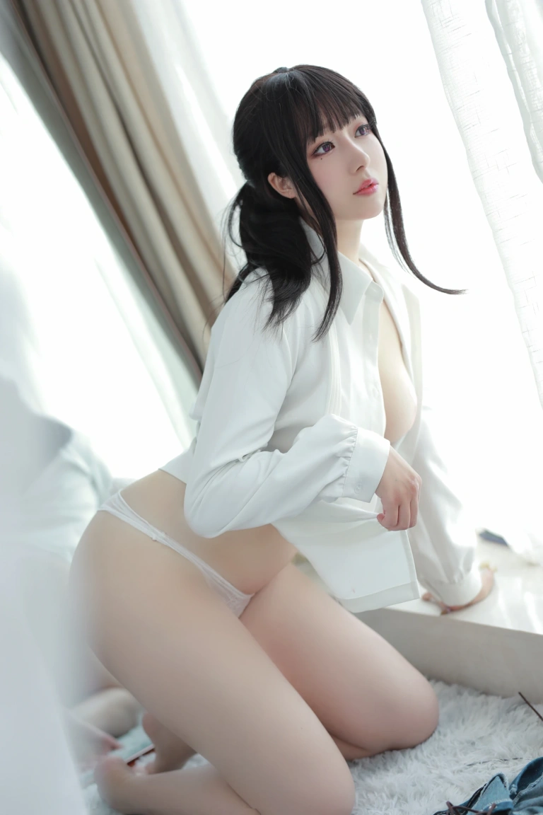 《创口贴OL》｜小容仔咕咕咕w · 36张写真、1 个视频