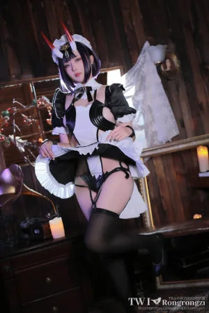 《酒吞童子女仆》｜小容仔咕咕咕w · 46张写真、1 个视频