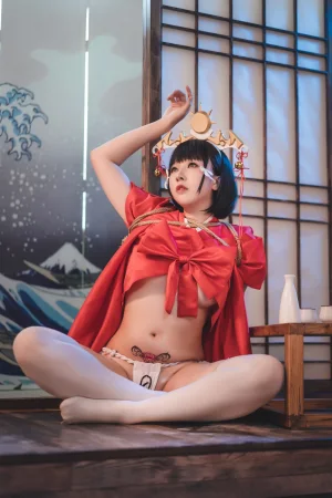 《黑兽巫女辉夜》｜小容仔咕咕咕w · 32张写真