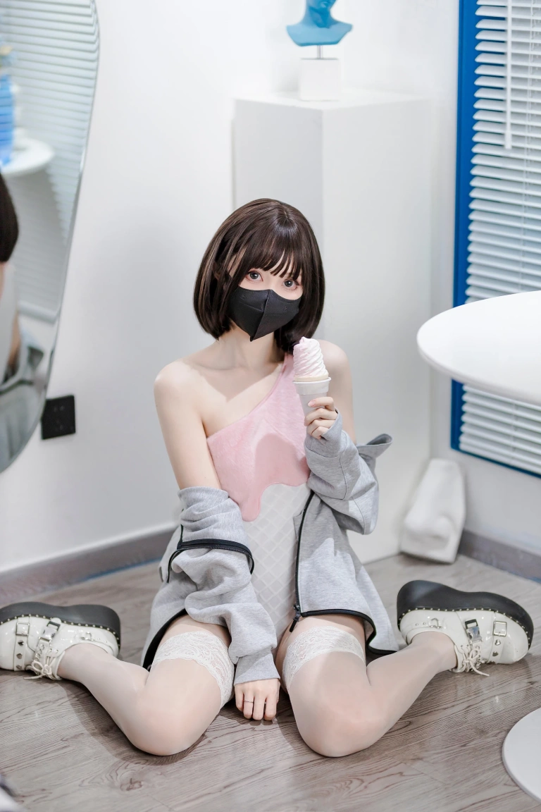 《甜筒》｜洛桑w伊梓 · 40张写真