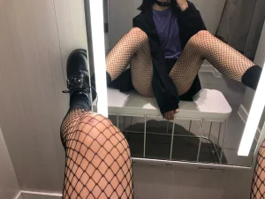 《试衣间无修原图带视频》｜眼酱大魔王w · 27张写真、2 个视频