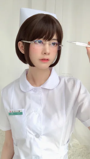 《白护士》｜眼酱大魔王w · 19张写真