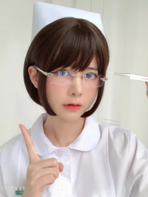 《白护士》｜眼酱大魔王w · 19张写真
