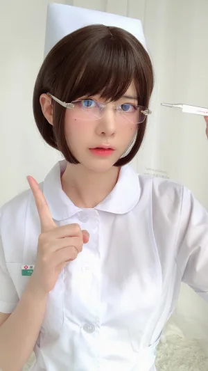 《白护士》｜眼酱大魔王w · 19张写真