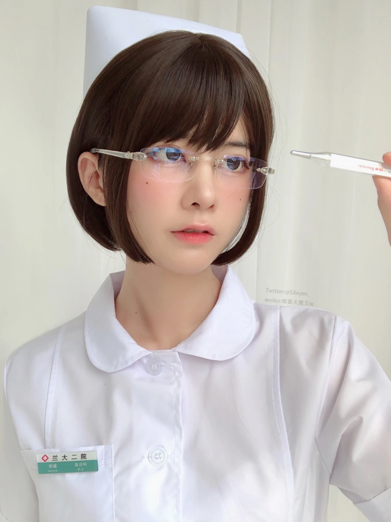 《白护士》｜眼酱大魔王w · 19张写真