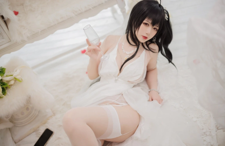 《大凤花嫁》｜樱落酱w · 26张写真