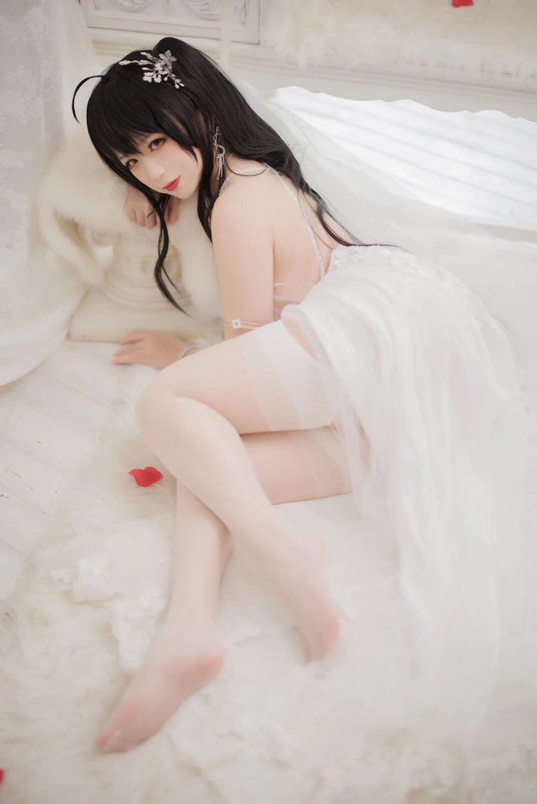 《大凤花嫁》｜樱落酱w · 26张写真