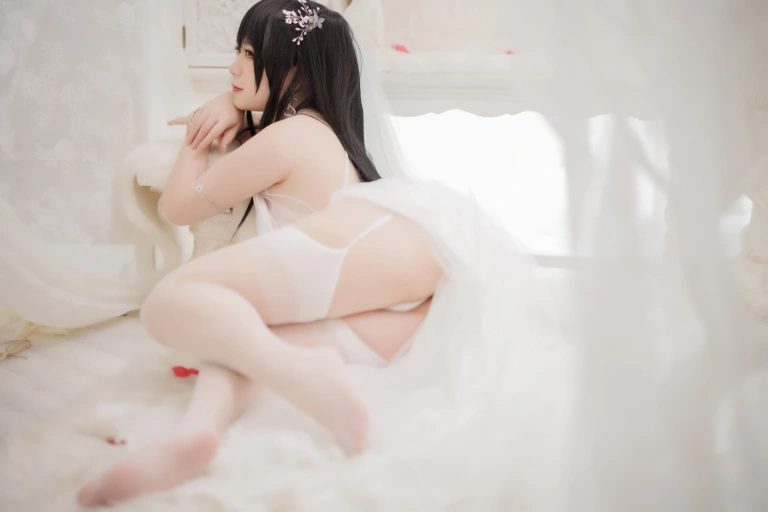 《大凤花嫁》｜樱落酱w · 26张写真