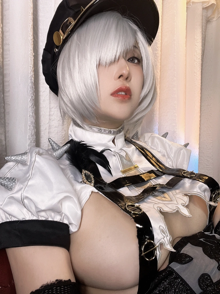 《尼尔 2B 审判官》｜小容仔咕咕咕w · 31张写真