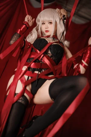 《吕佐夫礼服》｜樱落酱w · 30张写真