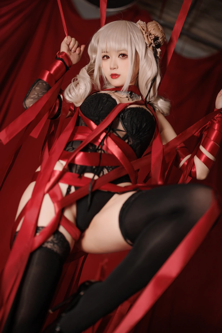 《吕佐夫礼服》｜樱落酱w · 30张写真