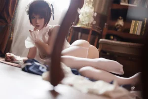 《屑屑女仆长》｜樱落酱w · 28张写真