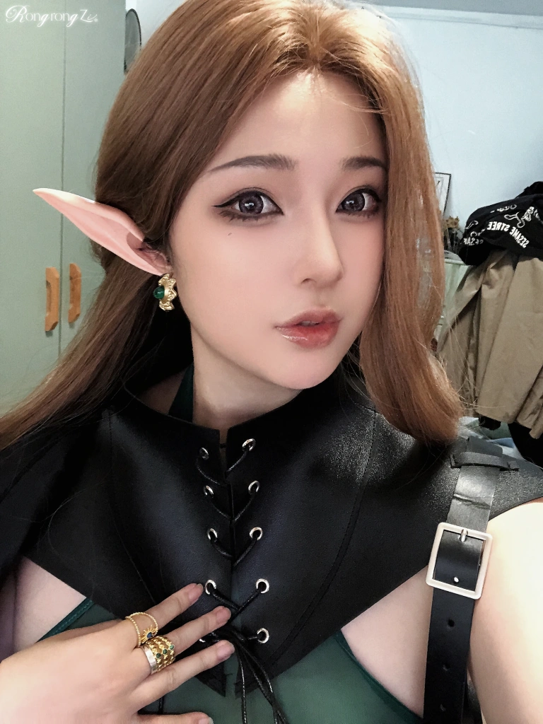 《精灵女战士》｜小容仔咕咕咕w · 30张写真