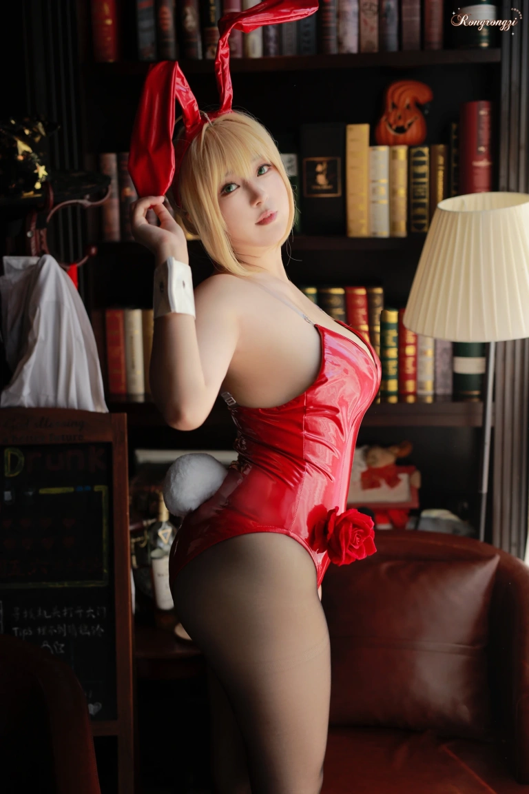 《FGO 尼禄兔女郎》｜小容仔咕咕咕w · 34张写真