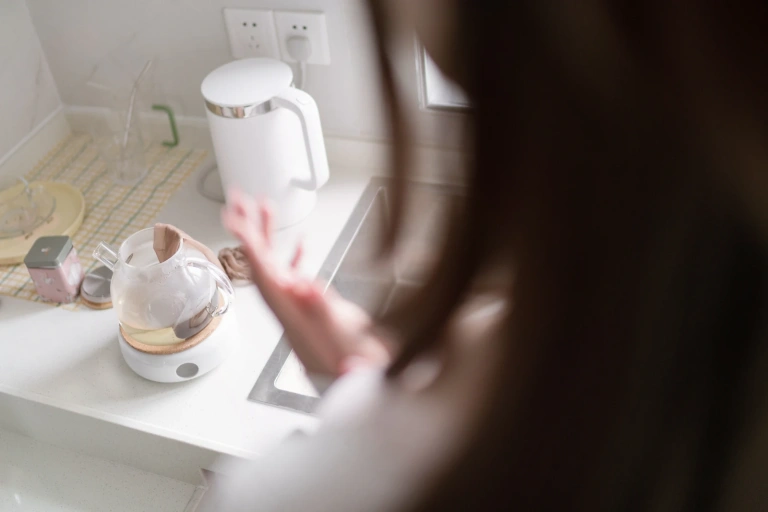 《人妻丝袜红茶》｜眼酱大魔王w · 57张写真