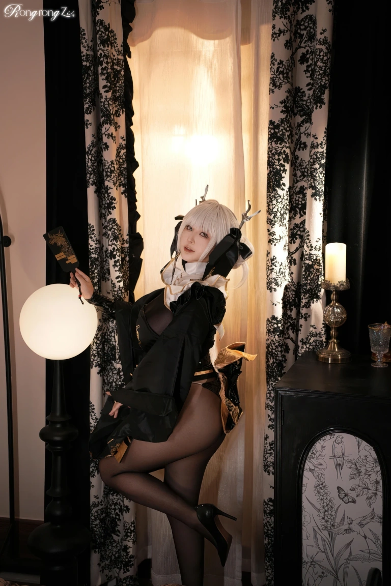 《NIKKE胜利女神 布兰儿白兔》｜小容仔咕咕咕w · 45张写真