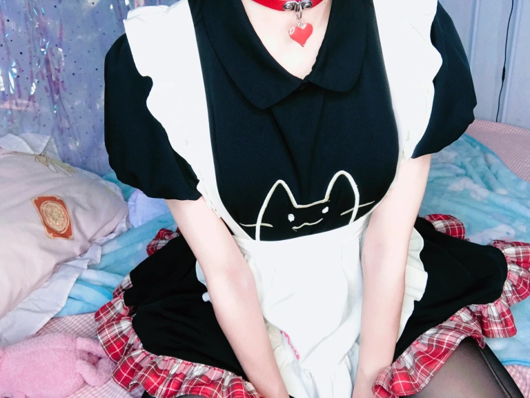 《踩玩偶系列+女仆》｜眼酱大魔王w · 13张写真