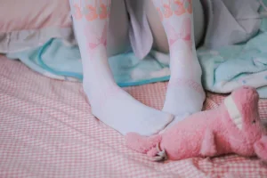 《踩玩偶系列+女仆》｜眼酱大魔王w · 13张写真