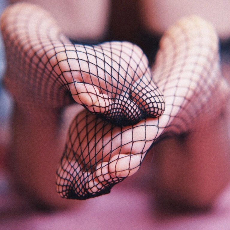 《情趣内衣带视频》｜眼酱大魔王w · 8张写真、1 个视频