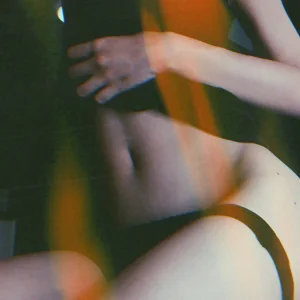 《项圈身体局部》｜眼酱大魔王w · 7张写真