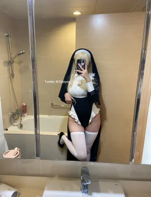 《修女シスター》｜眼酱大魔王w · 34张写真、2 个视频