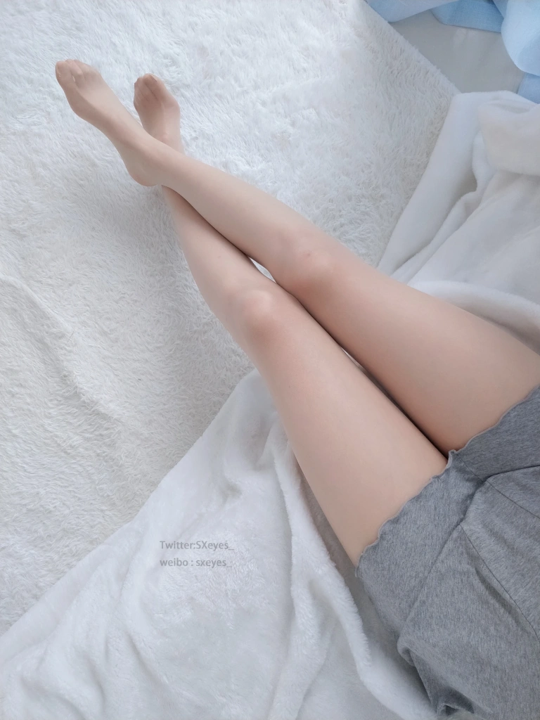 《VOL.11 肉丝大姐姐》｜眼酱大魔王w · 30张写真
