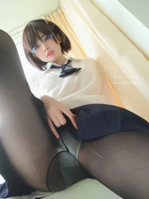 《VOL.24 小学妹》｜眼酱大魔王w · 35张写真