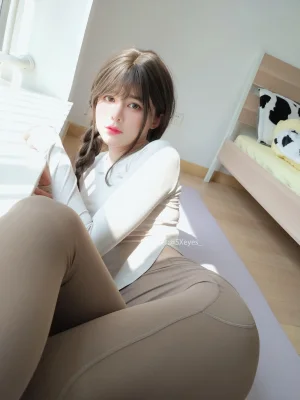 《VOL.32 瑜伽服》｜眼酱大魔王w · 32张写真